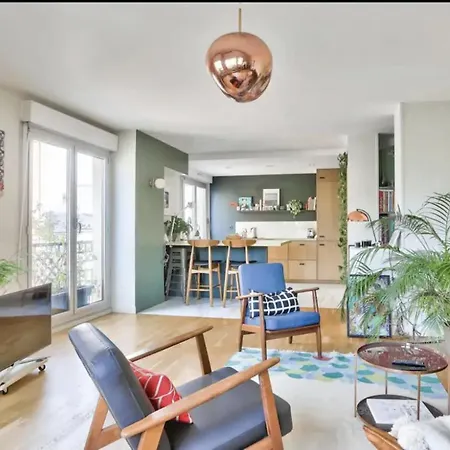 Spacious Cocoon Near Clignancourt Apartment
