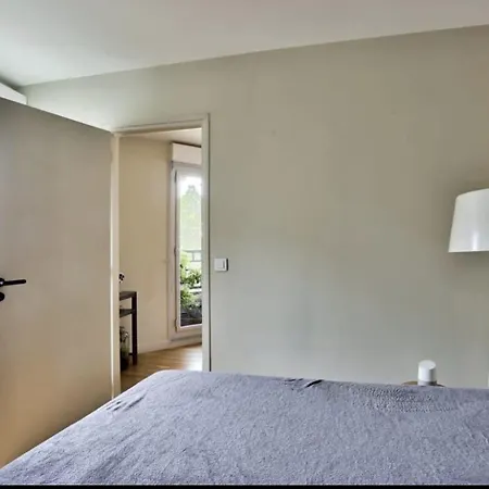 Spacious Cocoon Near Clignancourt Apartment